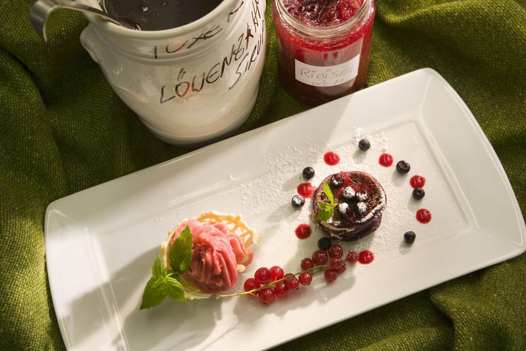 Natur- & Wanderhotel Tuxertal ภายนอก รูปภาพ