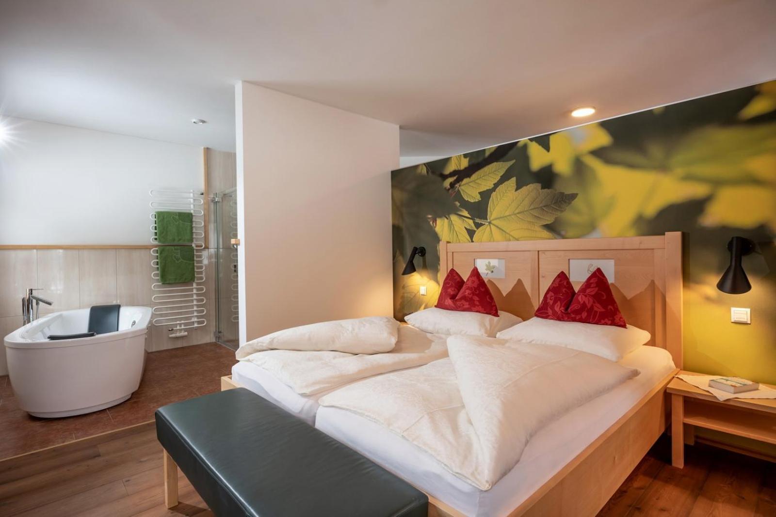 Natur- & Wanderhotel Tuxertal ภายนอก รูปภาพ
