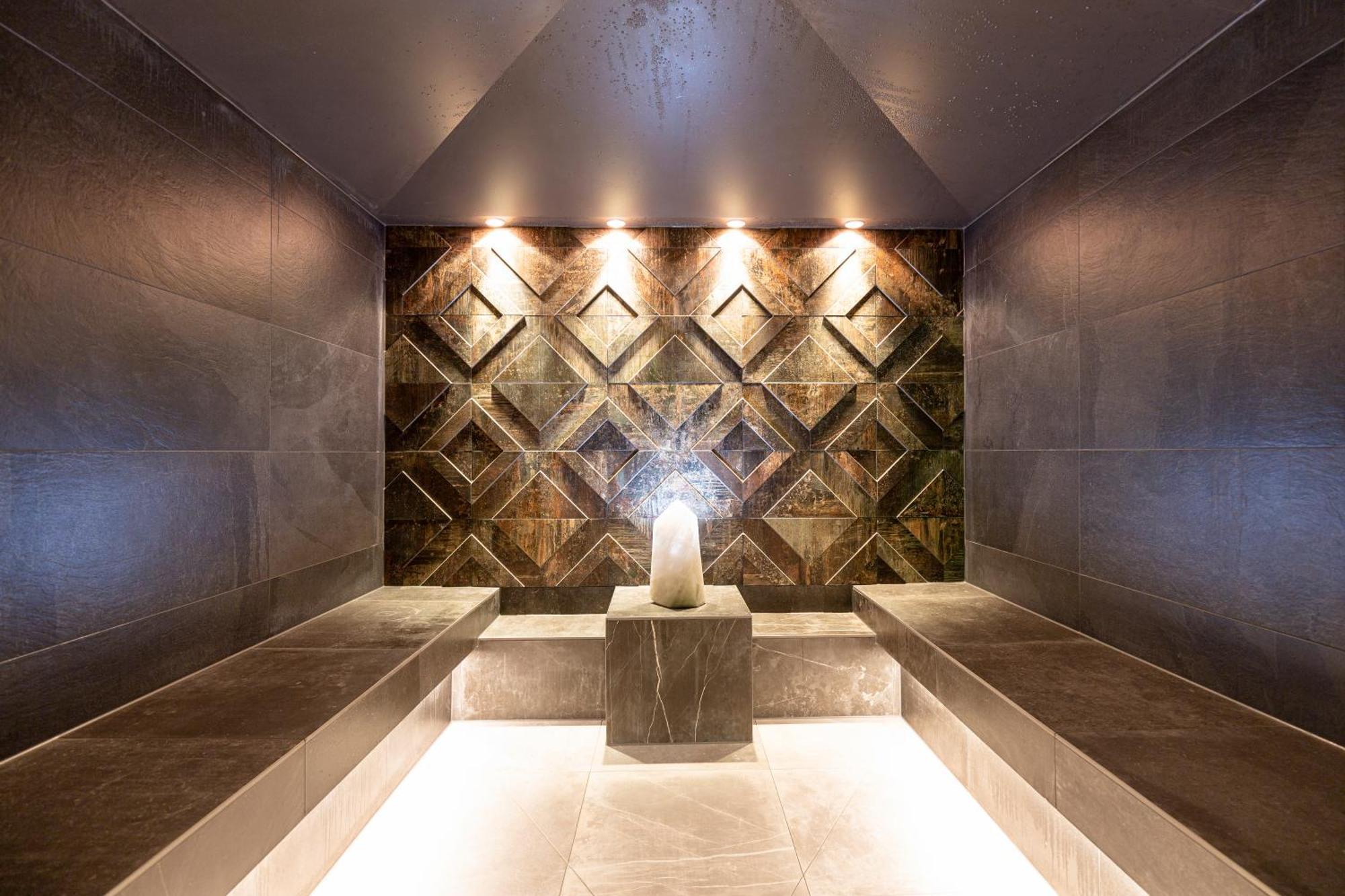 Natur- & Wanderhotel Tuxertal ภายนอก รูปภาพ