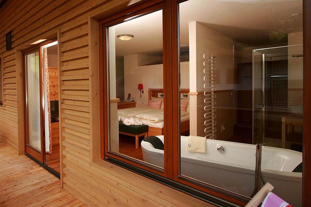 Natur- & Wanderhotel Tuxertal ภายนอก รูปภาพ