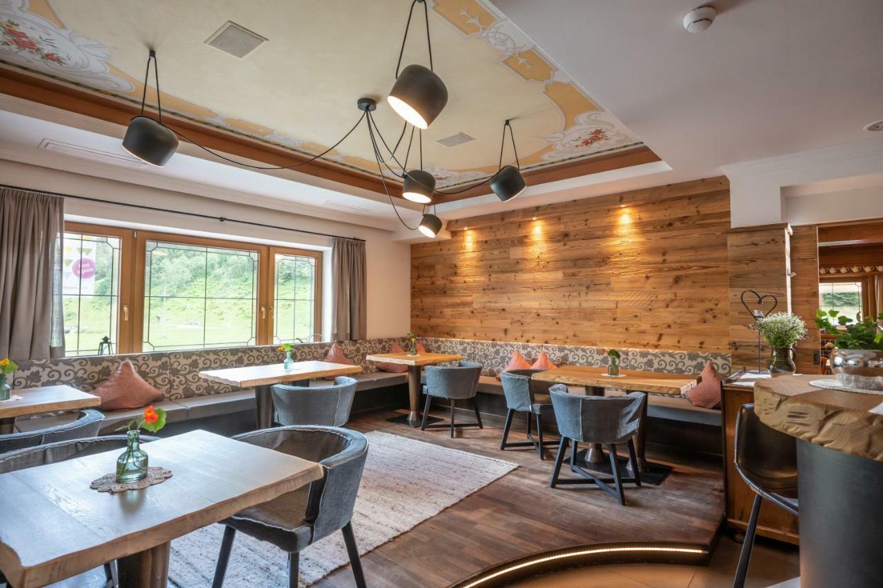 Natur- & Wanderhotel Tuxertal ภายนอก รูปภาพ